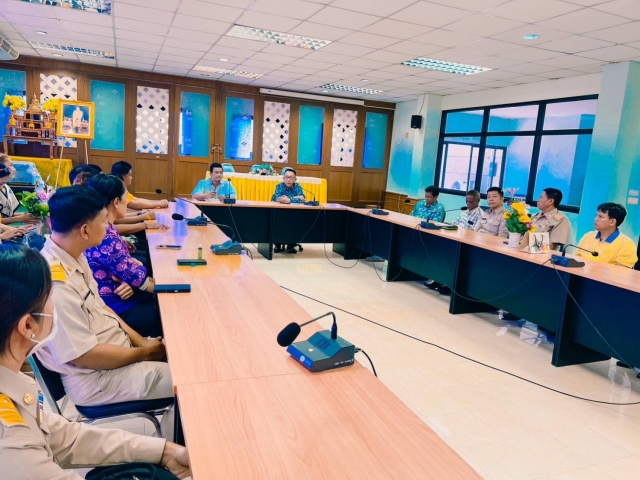 ร่วมแสดงความยินดีแก่ นักวิเคราะห์นโยบายและแผนชำนาญการเทศบาลตำบลพิปูน ย้ายปฏิบัติราชการ ตำแหน่ง นักจั